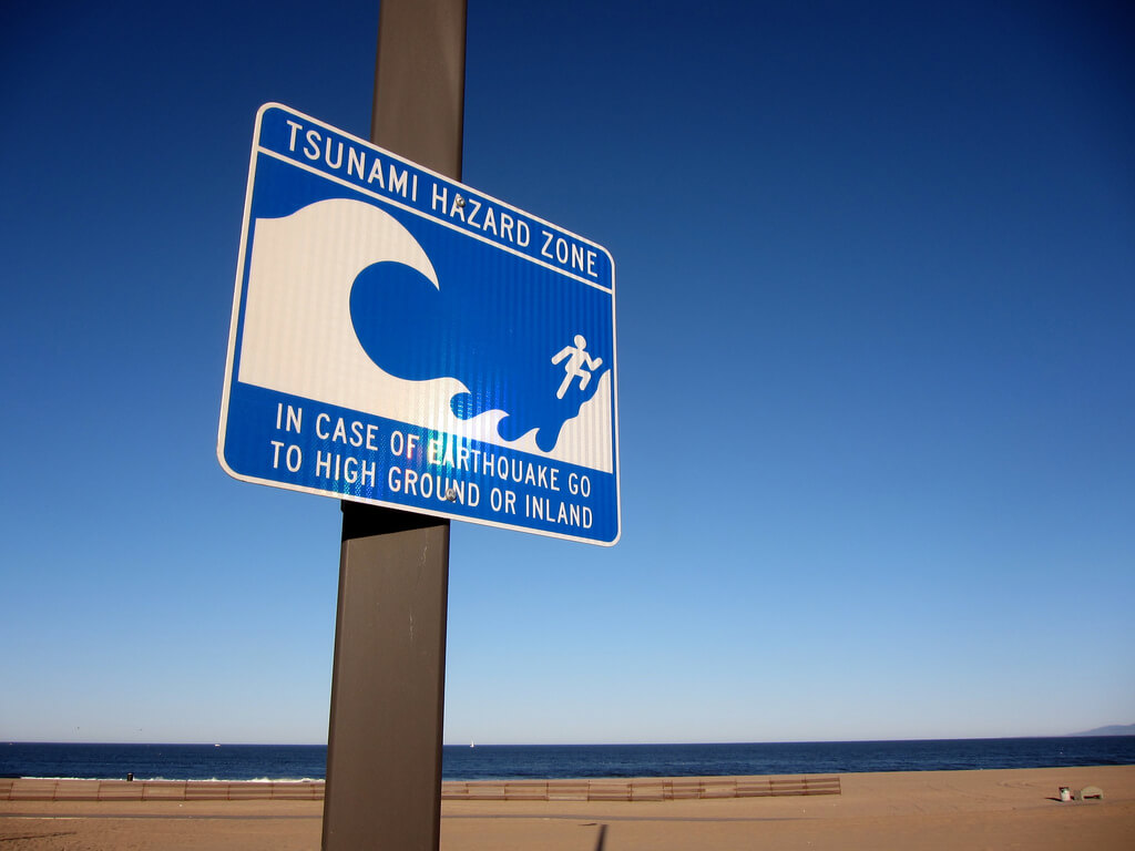Tsunami Evacuation Sign. Taken by Eric Norris, Palisades Del Rey, Los Angeles, California, USA